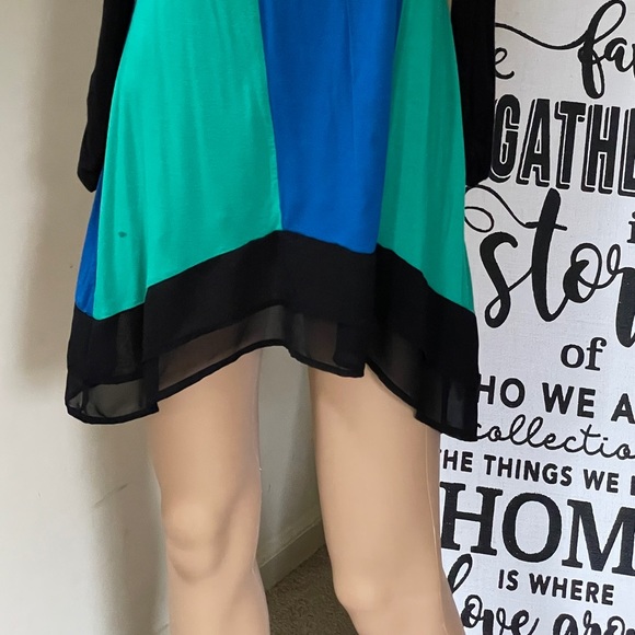 2 For $22 Tunic Tops Sizes: S -M - Picture 7 of 13